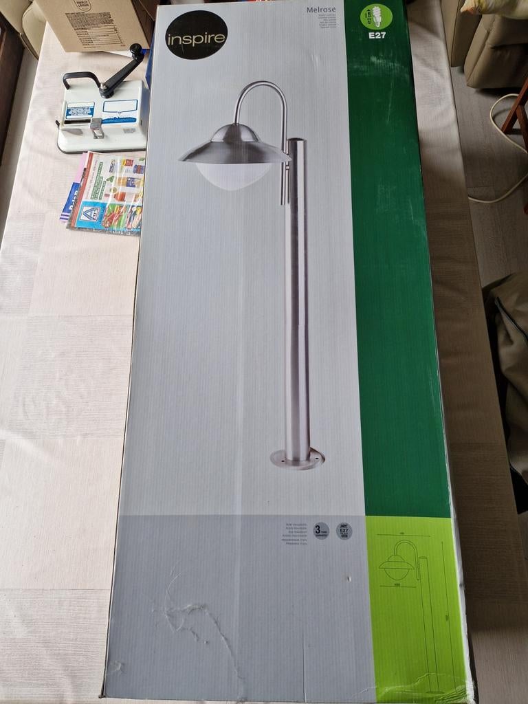 Melrose potelet extérieur, Enlèvement