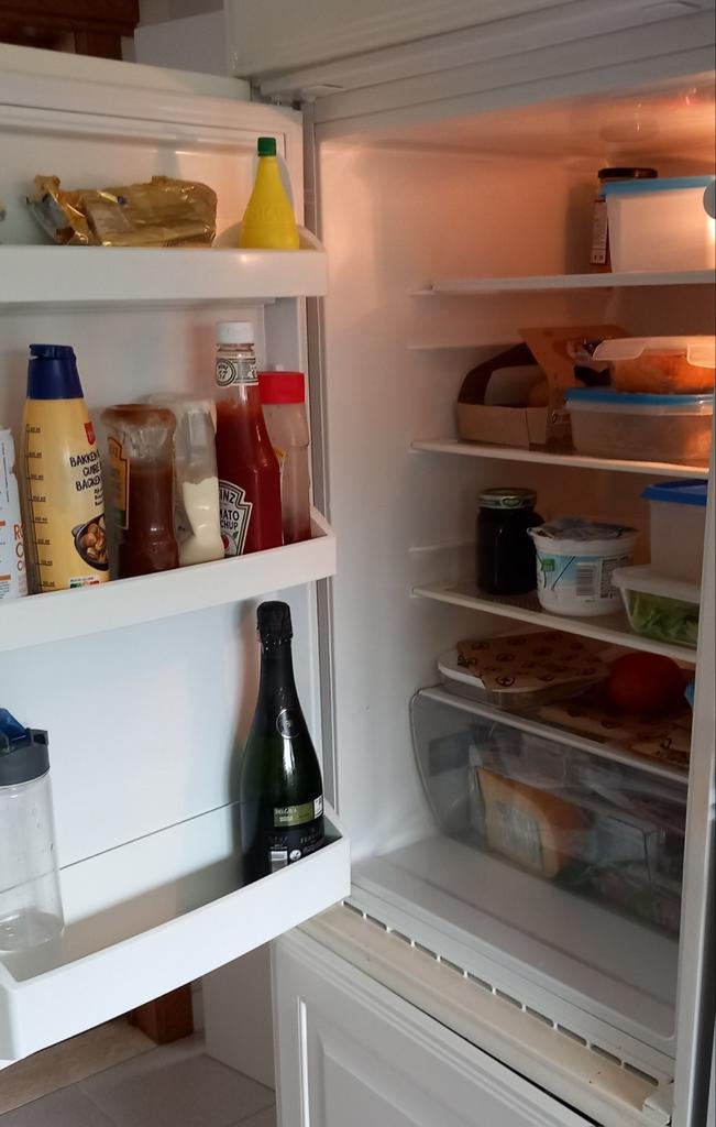 Inbouwkoelkast 154l aeg, Elektronische apparatuur, Koelkasten en IJskasten, Ophalen