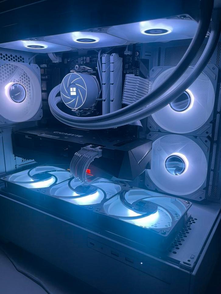 Witte gaming pc: rx 6800, ryzen 7, 32gb ram, Computers en Software, Desktop Pc's, Zo goed als nieuw, 4 Ghz of meer, SSD, 32 GB