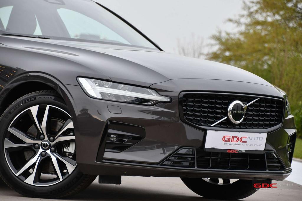 Volvo S60 S60 2.0 B4 Plus Bright (automatique), Cuir, 139 g/km, Entreprise, S60