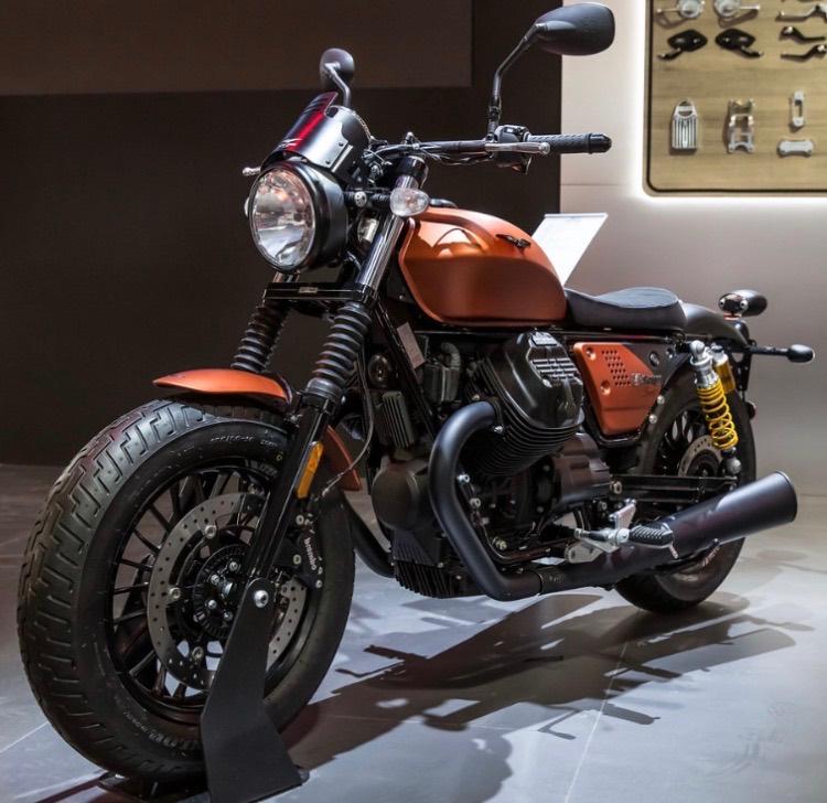 Moto Guzzi Bobber Sport — 6200 km — Öhlins — Triumph, Motoren, 2 cilinders, Occasion, Sportuitlaat, 900 cc