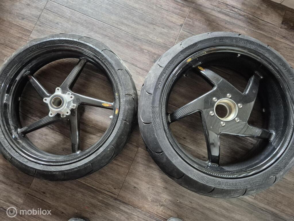 BST carbon wielen velgem MV Agusta F4 750 1000 6j achterwiel, Gebruikt, Ophalen of Verzenden