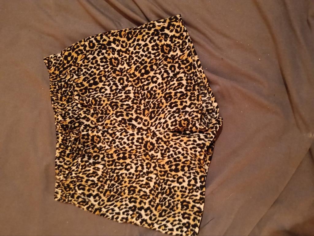 Short. Nieuw, Kinderen en Baby's, Kinderkleding | Maat 122, Ophalen