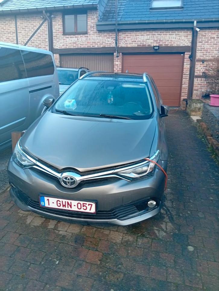 A Vendre TOYOTA AURIS touring break essence de 2017, 1er pro, Autos, Toyota, Particulier, Auris, ABS, Caméra de recul, Régulateur de distance