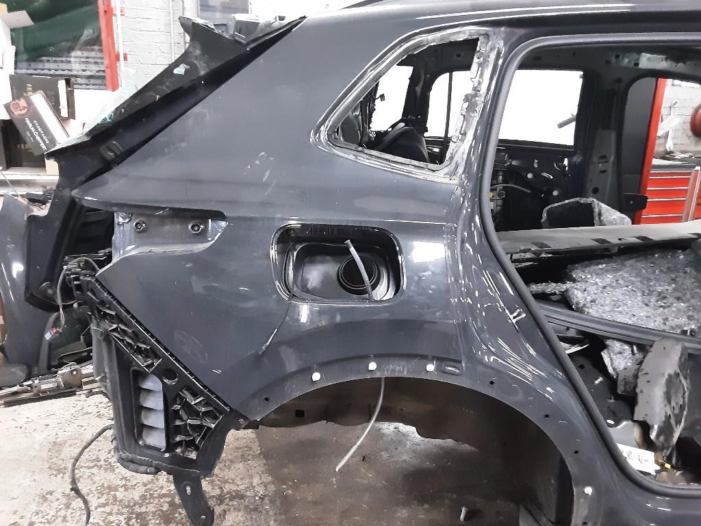 AILE ARRIÈRE DROIT Volkswagen Tiguan (CT1) (01-2023/-), Volkswagen, Garde-boue, Mevr. I. Hauben, Utilisé