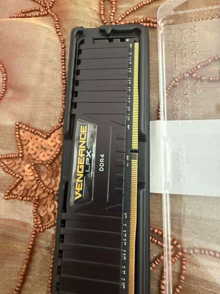 Corsair RAM 2 x 16 GB DDR4 3200 mhz, Computers en Software, RAM geheugen, Ophalen, DDR4, Zo goed als nieuw, Desktop