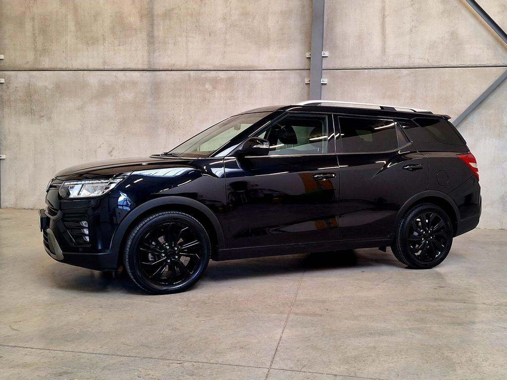 SsangYong Grand Tivoli 1.5 T-GDI 2WD Sapphire, Auto's, Automaat, 1497 cc, 4 cilinders, Zwart