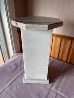 Siège en marbre, Enlèvement