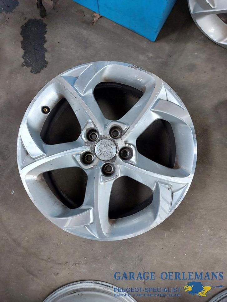 lichtmetalen velg 17 inch peugeot 508 sw 1.6 thp, Auto-onderdelen, Banden en Velgen, Band(en), 17 inch, Personenwagen, Gebruikt
