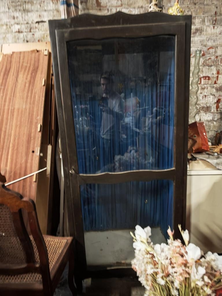 Antieke vitrinekast, Ophalen