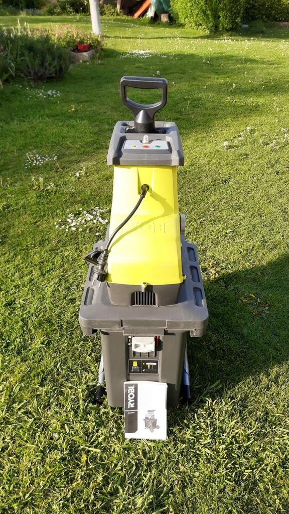 Broyeur Ryobi 3000W, Jardin & Terrasse, Déchiqueteurs, Électrique, Enlèvement