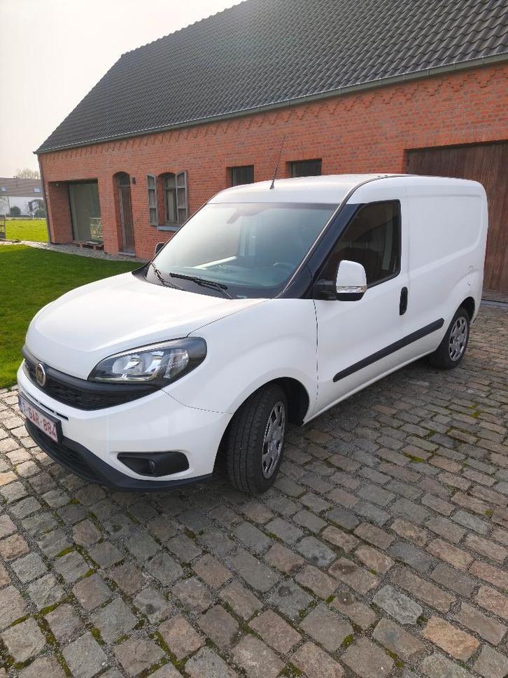 Doblo Benzine 3zit NIEUWSTAAT 24000km, Auto's, Fiat, Particulier, Doblo, ABS, Achteruitrijcamera, Airbags, Airconditioning, Bluetooth