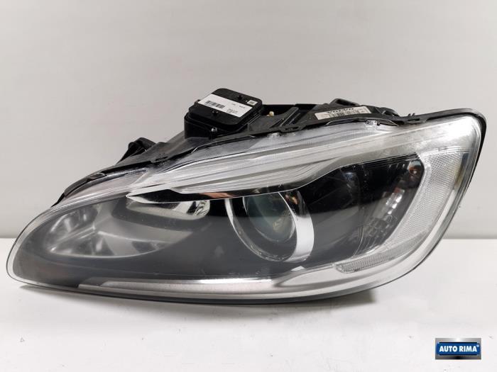 Phare gauche d'un Volvo V60, Autos : Pièces & Accessoires, Éclairage, Volvo, Utilisé, 3 mois de garantie, Enlèvement ou Envoi