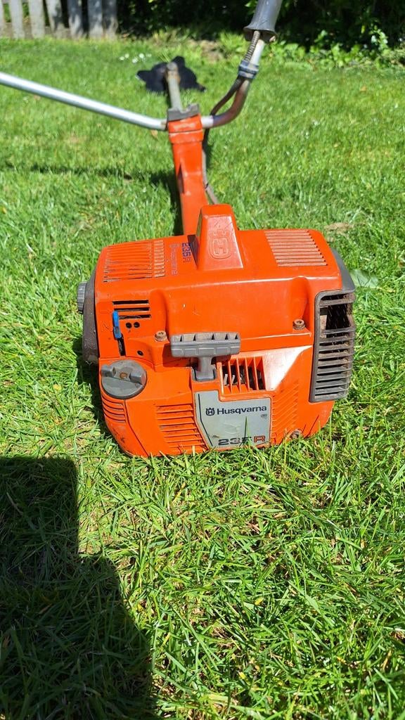 Débroussailleuse Husqvarna 235R, Enlèvement