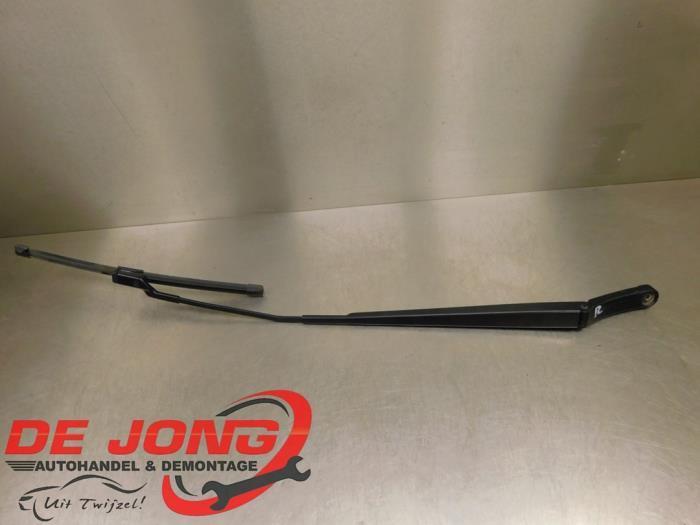 Bras essuie-glace avant d'un Volkswagen Touran, Autos : Pièces & Accessoires, Vitres & Accessoires, Volkswagen, Utilisé, 3 mois de garantie