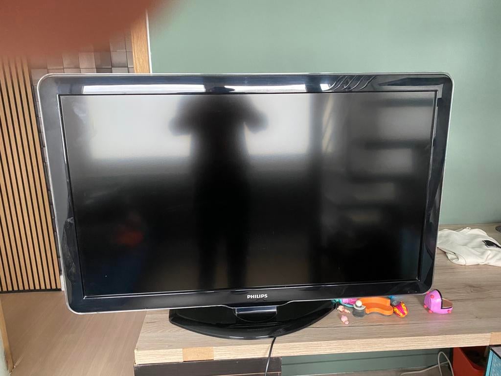 Televisie op voet: 110 cm breedte, Audio, Tv en Foto, Televisies, Ophalen, Philips, 100 Hz, 100 cm of meer