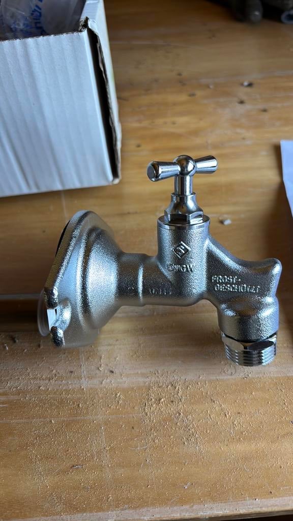 2 stuks vorstbestendige buitenkraan, nieuw in doos, Doe-het-zelf en Bouw, Sanitair, Ophalen, Zo goed als nieuw