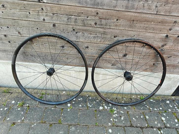 Wielset Bontrager Paradigm, Fietsen en Brommers, Fietsonderdelen, Zo goed als nieuw, Racefiets, Wiel, Ophalen