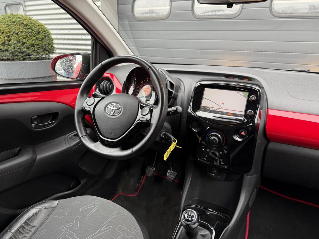 Toyota Aygo 1.0 VVT-i x-wave | Navigatie | Camera | Airco |, Auto's, Voorwielaandrijving, 4 zetels, Gebruikt, Euro 6