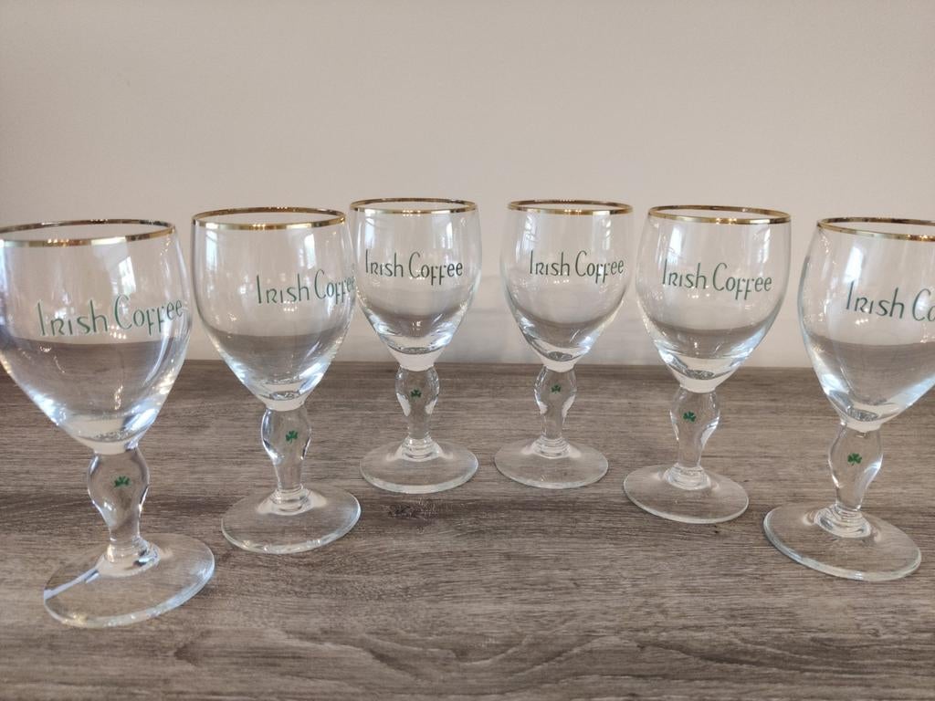 Lot de 6 verres à café irlandais vintage — bord doré et trèf, Enlèvement ou Envoi