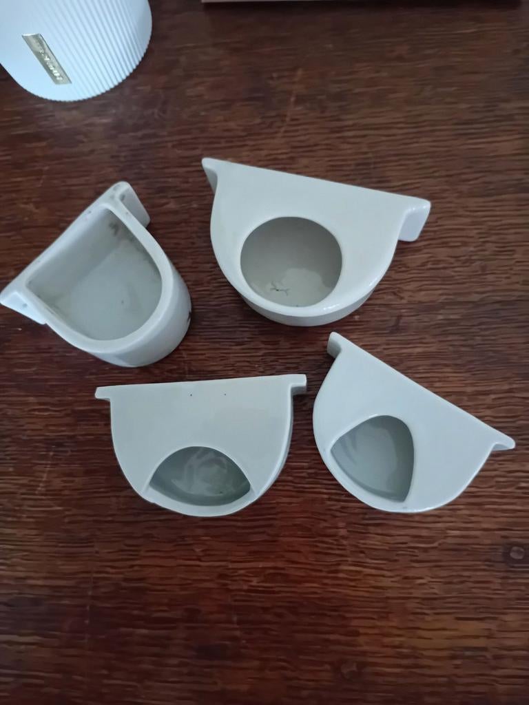 4 Antieke porseleinen voederbakjes, Enlèvement ou Envoi