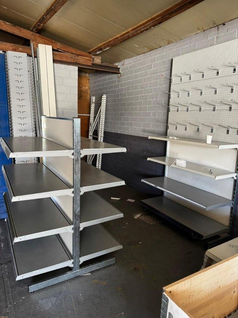 winkel rekken zowel nieuw als tweedehands, Ophalen