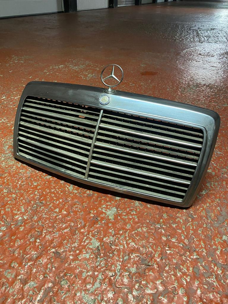 Calandre Mercedes W124, Mercedes-Benz, Enlèvement, Utilisé, Capot moteur