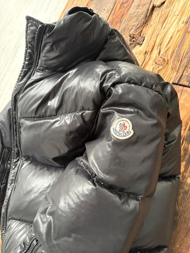 Moncler damesjassen M, Kleding | Dames, Jassen | Winter, Zo goed als nieuw, Maat 38/40 (M), Zwart, Ophalen