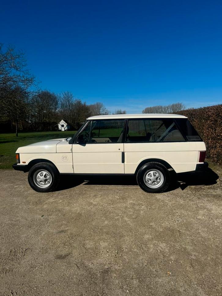 Range Rover 3-Deurs 2.5 Turbo Diesel (Oldtimer 1990), Autos, Oldtimers & Ancêtres, Particulier, 4x4, Barres de toit, Radio, Land Rover