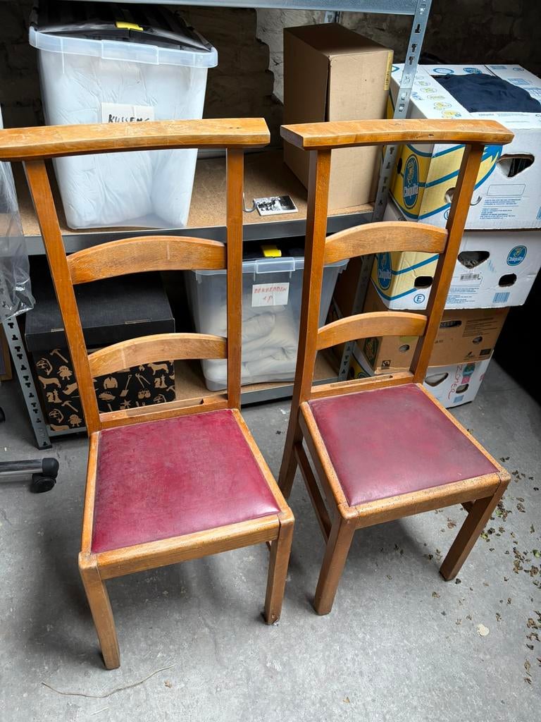 2 kerkstoelen, Ophalen