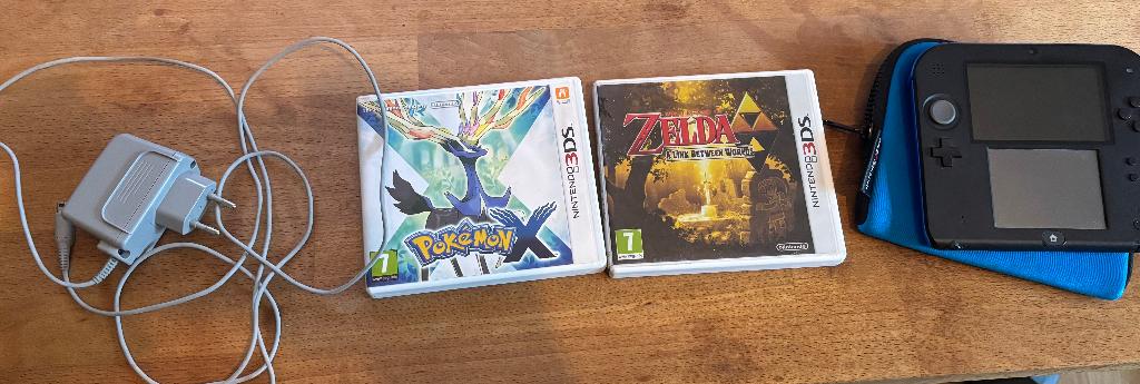 Nintendo 2ds met 2 games (afhalen in Rotselaar), Consoles de jeu & Jeux vidéo, Consoles de jeu | Nintendo 2DS & 3DS, Enlèvement