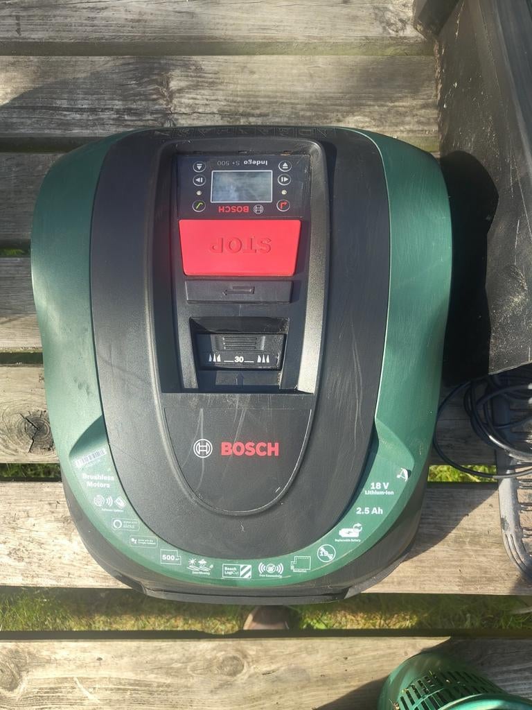 Bosch Indego S+ 500 met garage en toebehoren, Ophalen, Gebruikt, Bestuurbaar via app, Minder dan 20 cm