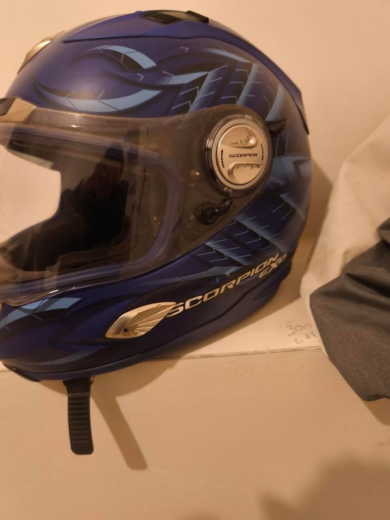 Casque moto intégral Scorpion EXO bleu avec visière fumée, Motos, Enlèvement, S, Casque intégral