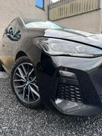 BMW 216i Active Tourer (M-pack) / 2024 / 32500km / benzine, Auto's, BMW, Zwart, Bedrijf, USB, Voorwielaandrijving