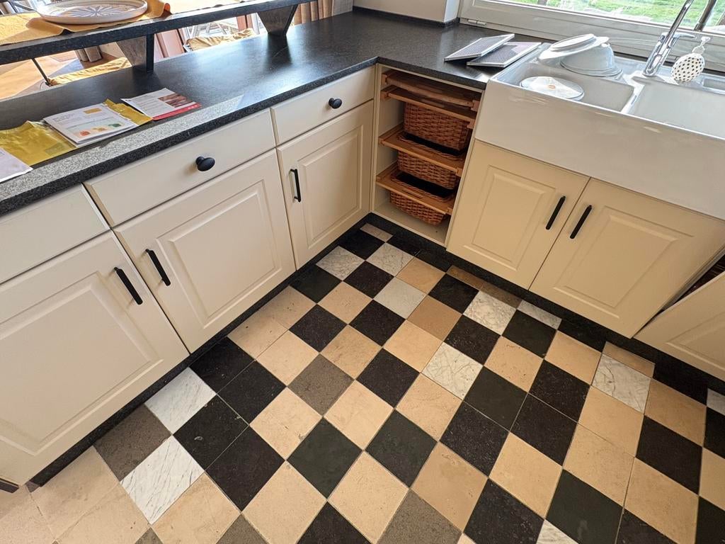 Beau sol carrelé, Pierre ou Argile, Enlèvement, Utilisé, Dalles