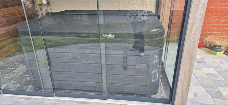 Jacuzzi wellis met Bluetooth, Tuin en Terras, Bubbelbaden en Hottubs, Zo goed als nieuw, Vast, Trap, Ophalen