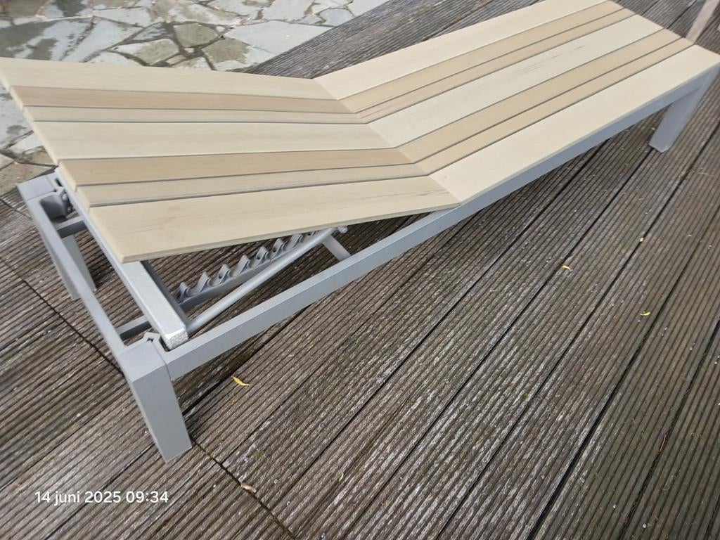Mooi zeer sterk tuin ligbed 190cm lang .60 cm breed. Lighoog, Tuin en Terras, Ophalen, Zo goed als nieuw, Aluminium, Verstelbaar