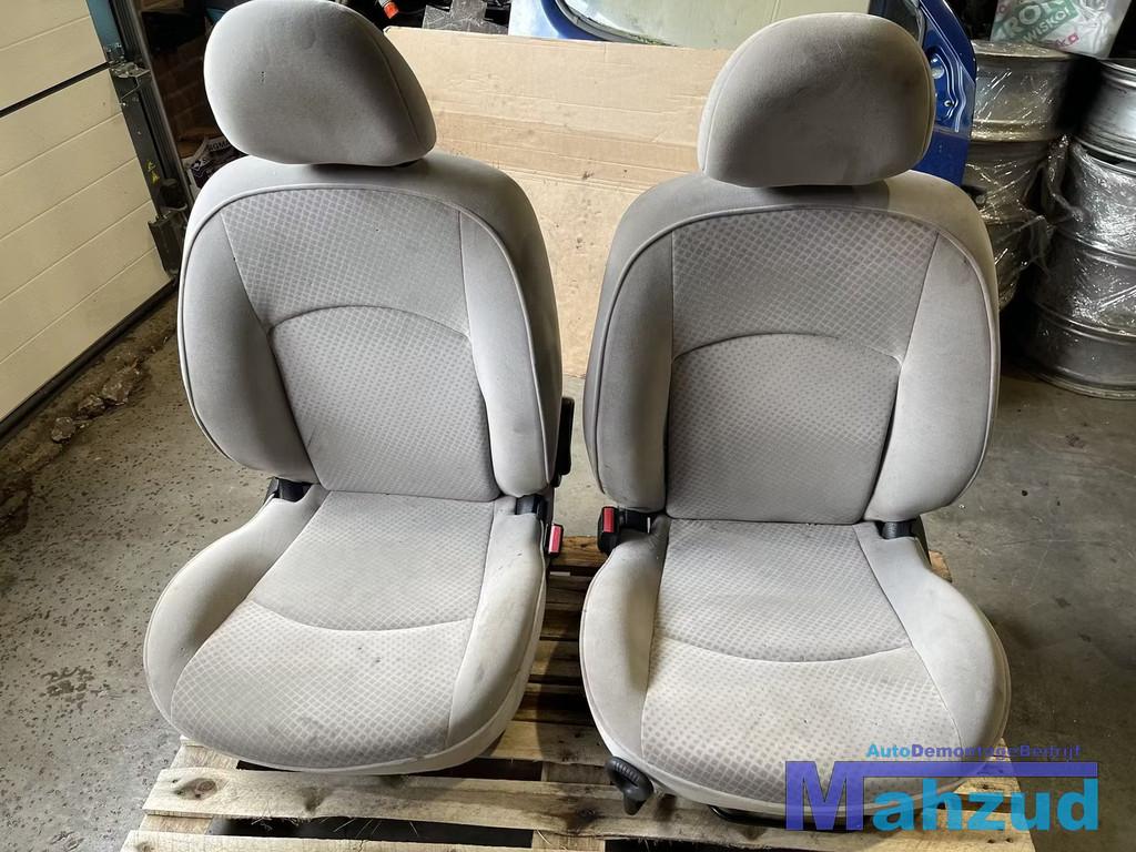 2005 PEUGEOT 206 HATCHBACK compleet interieur beige 5 deurs, Taurusavenue 1
2132 LS  Hoofddorp, NL, Contact.group@renault.com