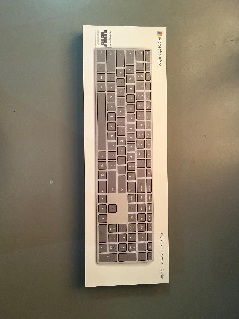 Microsoft Surface Keyboard, Computers en Software, Toetsenborden, Ergonomisch, Ophalen of Verzenden, Draadloos, Qwerty