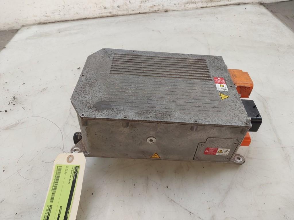 CHARGEUR DE BATTERIE (|5QE915681B|5QE915681N|), Dhr. J. Ham, Utilisé, Administratie@autoham.nl, Nijkerkerstraat 27a 27a
3821 CD  AMERSFOORT, NL