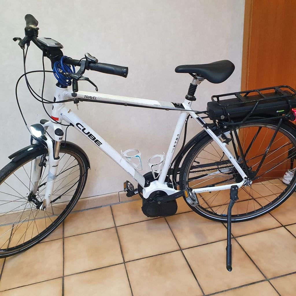 Cube elektriche fiets met bosch middenmoto als nieuwe, Fietsen en Brommers, Ophalen of Verzenden