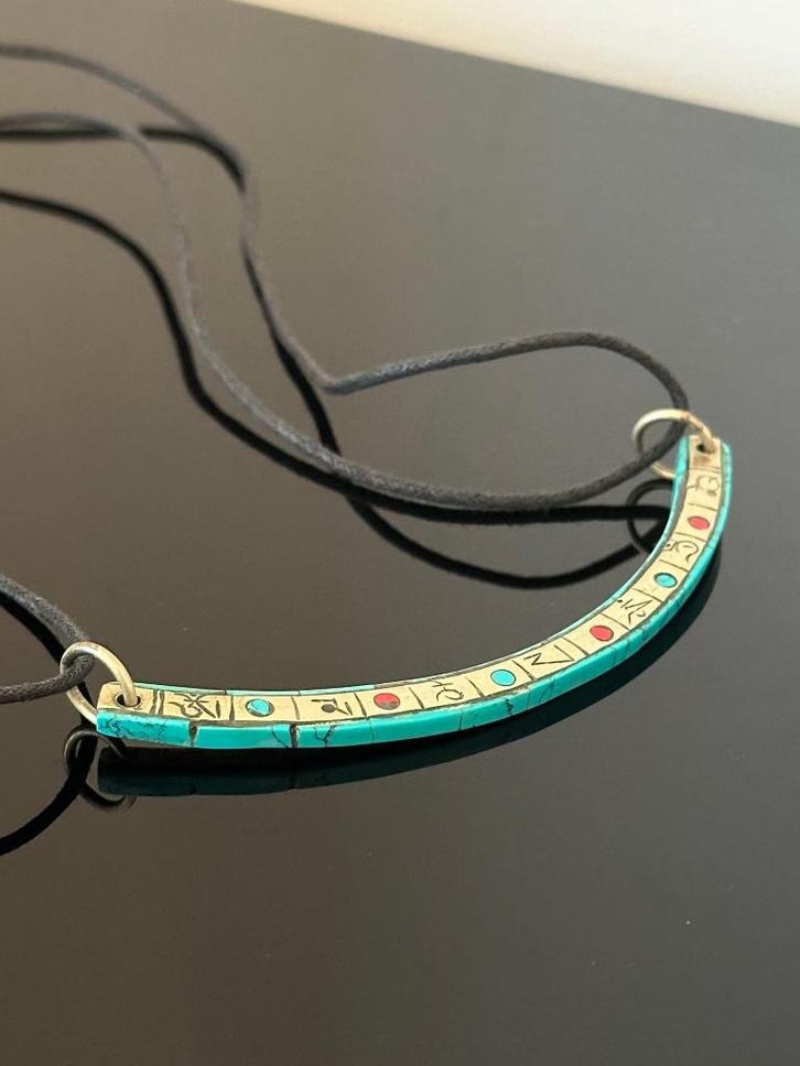 Grand pendentif en bronze + turquoise / corail rouge, Bijoux, Sacs & Beauté, Colliers, Neuf, Autres matériaux, Or, Avec pierre précieuse