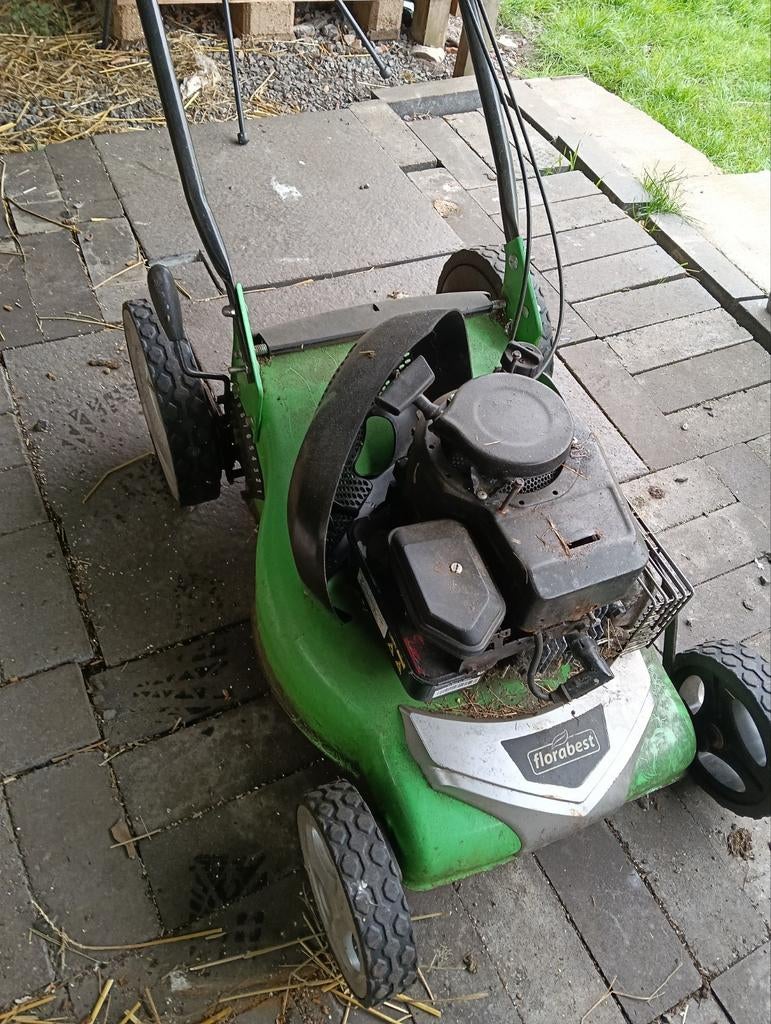 Grasmaaier opmaak of onderdelen benzinemotor, Ophalen