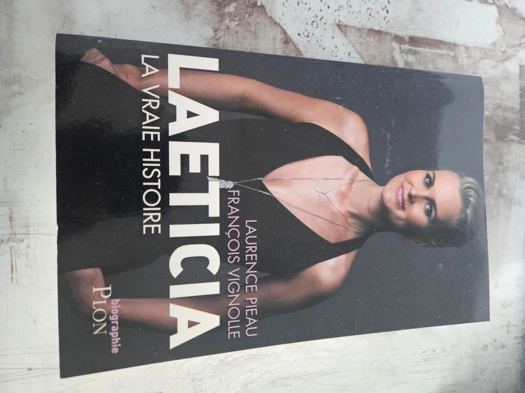 Laeticia la vrai histoire, Livres, Biographies