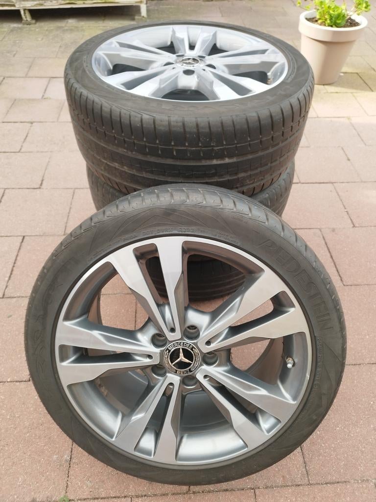 Pneus et jantes d'origine Mercedes 245/40/R18, Autos : Pièces & Accessoires, Pneus & Jantes, 245 mm, Véhicule de tourisme, Pneus été