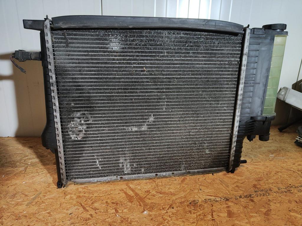 Radiateur 520 MM automaat BMW 5 serie E34 17111723527  17235, Gebruikt, -, -, Ophalen of Verzenden