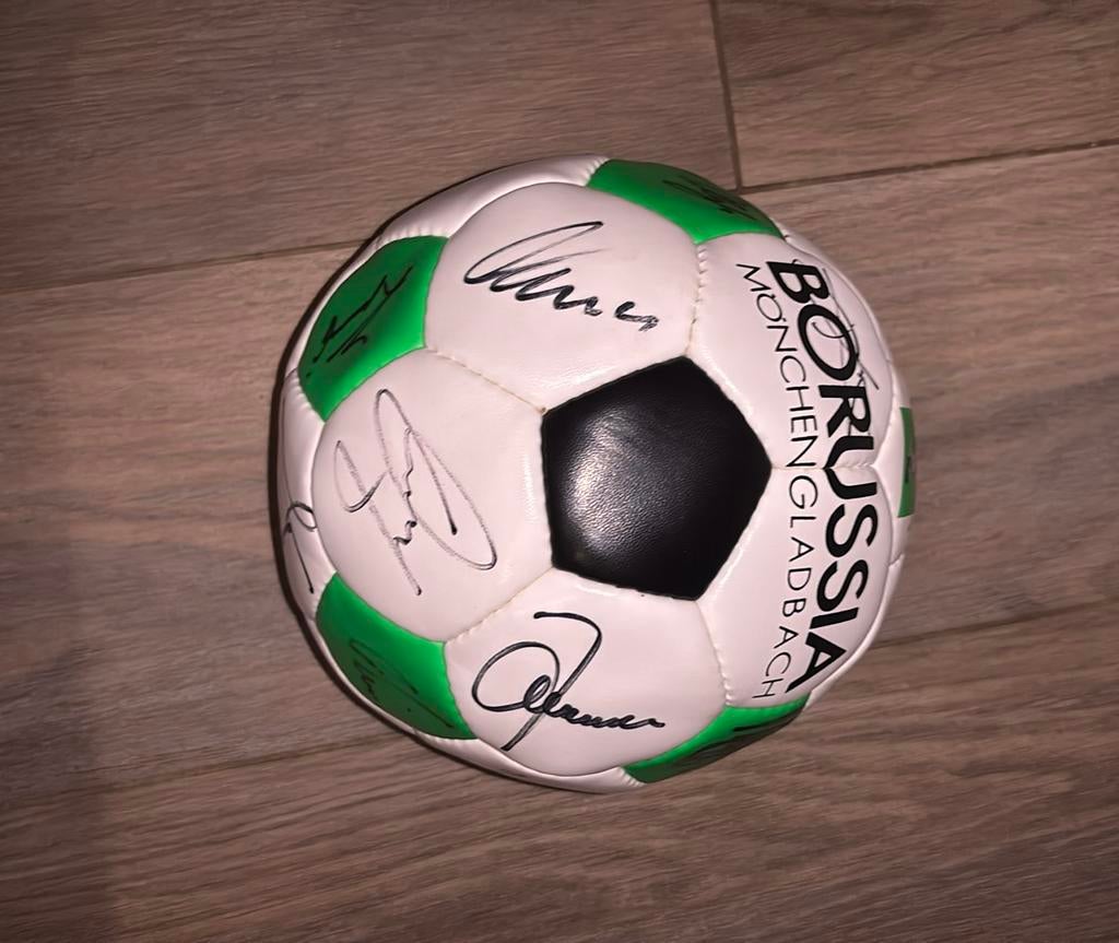 Size 4 derby star mönchen gladbach bal gehand tekent, Sport en Fitness, Voetbal, Ophalen, Nieuw, Bal
