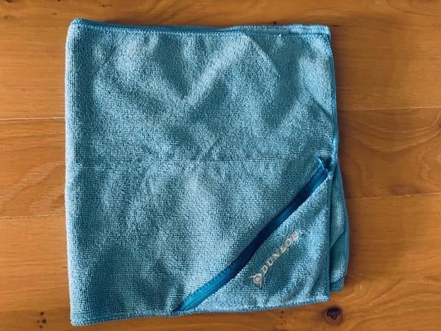Serviette sport Dunlop + poche rangement zippée - Nouveau !, Enlèvement ou Envoi, Neuf