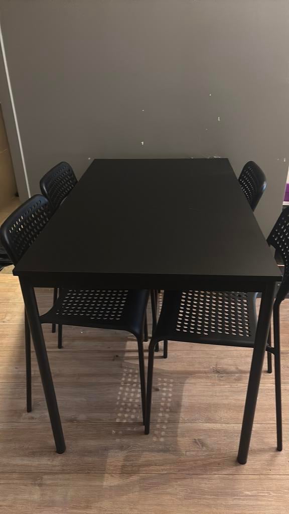 Tafel /4 stoelen ikea, Ophalen, Zo goed als nieuw