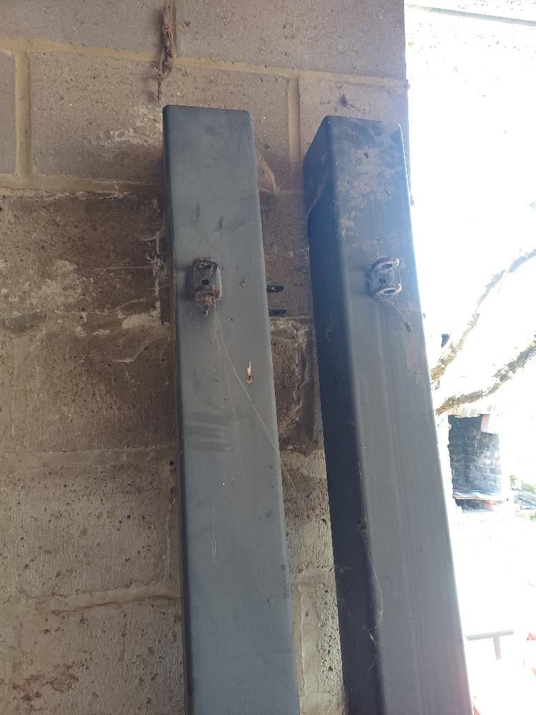 Poteaux pour portail, Enlèvement, Utilisé, 180 à 250 cm, Poteaux